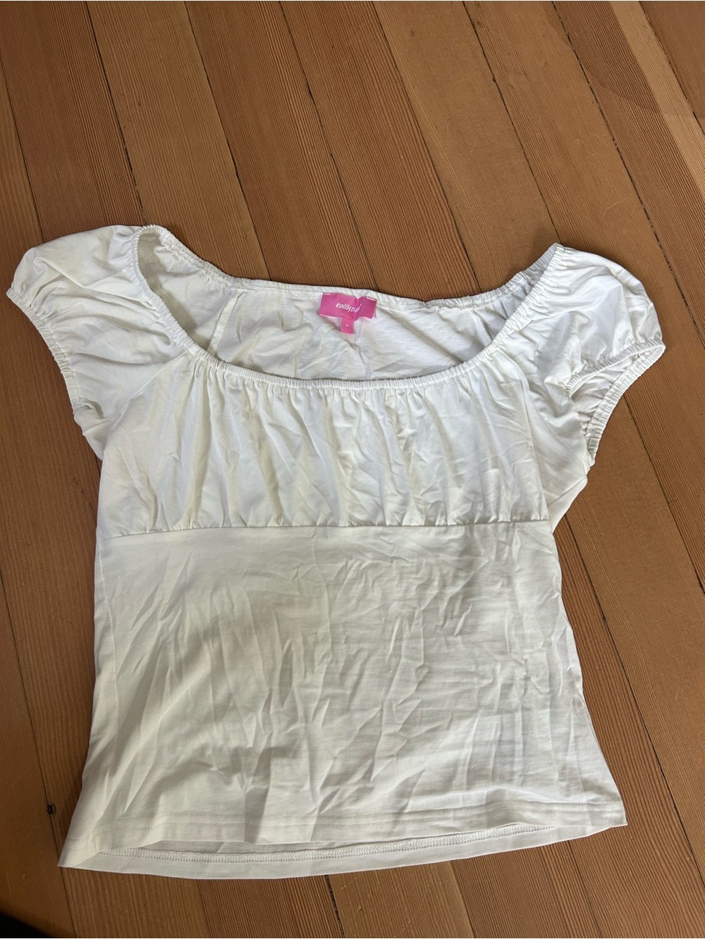 Edikted White Scoop Neck Ruched Short Sleeve Top